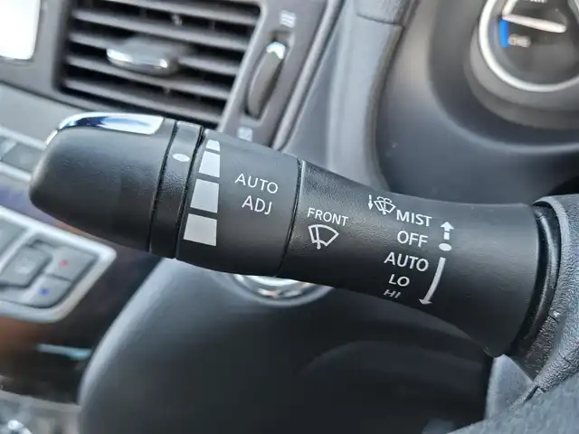 日産 シーマ ハイブリッド VIP G 東京都 2015(平27)年 5.1万km ガーネットブラック BOSE 5.1chサラウンド/後席プライベートシアター/サンルーフ/純正ナビ/バックカメラ/ビルトインETC/ドライブレコーダー/パワーシート/シートヒーター/ベンチレーションシート/レザーシート/レーダークルーズコントロール/純正18インチAW