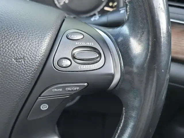 日産 シーマ ハイブリッド VIP G 東京都 2015(平27)年 5.1万km ガーネットブラック BOSE 5.1chサラウンド/後席プライベートシアター/サンルーフ/純正ナビ/バックカメラ/ビルトインETC/ドライブレコーダー/パワーシート/シートヒーター/ベンチレーションシート/レザーシート/レーダークルーズコントロール/純正18インチAW