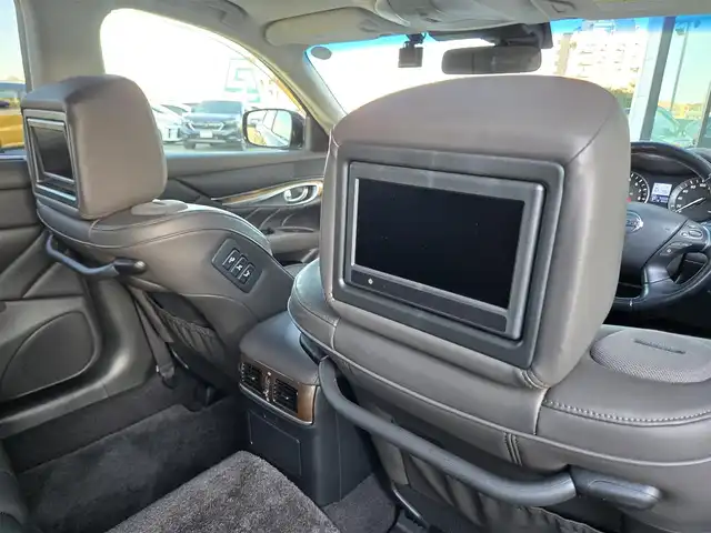 日産 シーマ ハイブリッド VIP G 東京都 2015(平27)年 5.1万km ガーネットブラック BOSE 5.1chサラウンド/後席プライベートシアター/サンルーフ/純正ナビ/バックカメラ/ビルトインETC/ドライブレコーダー/パワーシート/シートヒーター/ベンチレーションシート/レザーシート/レーダークルーズコントロール/純正18インチAW