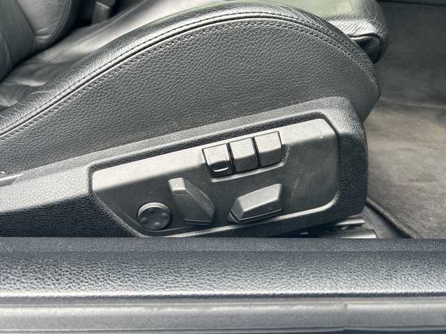 ＢＭＷ ６５０ｉ クーペ Mスポーツ 神奈川県 2011(平23)年 9.9万km アルピンホワイトⅢ サンルーフ/純正ナビ/（CD/DVD/AM/FM/USB/AUX/BT/フルセグTV)/バック・サイドカメラ/前ドライブレコーダー/ETC/パドルシフト/レーダークルーズコントロール/ブラインドスポットモニター/ヘッドアップディスプレイ/前後コーナーセンサー/電動パーキングスイッチ/革シート/D/N席メモリパワーシート/D/N席シートヒーター/ISOFIX/純正マット/純正２０インチアルミホイール/電動チルト/スペアキー×１/保証書/取扱説明書