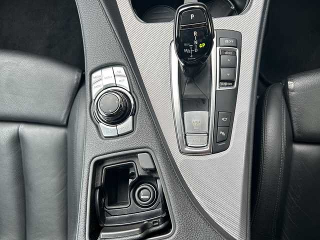 ＢＭＷ ６５０ｉ クーペ Mスポーツ 神奈川県 2011(平23)年 9.9万km アルピンホワイトⅢ サンルーフ/純正ナビ/（CD/DVD/AM/FM/USB/AUX/BT/フルセグTV)/バック・サイドカメラ/前ドライブレコーダー/ETC/パドルシフト/レーダークルーズコントロール/ブラインドスポットモニター/ヘッドアップディスプレイ/前後コーナーセンサー/電動パーキングスイッチ/革シート/D/N席メモリパワーシート/D/N席シートヒーター/ISOFIX/純正マット/純正２０インチアルミホイール/電動チルト/スペアキー×１/保証書/取扱説明書