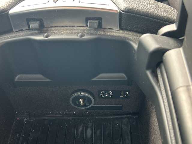 ＢＭＷ ６５０ｉ クーペ Mスポーツ 神奈川県 2011(平23)年 9.9万km アルピンホワイトⅢ サンルーフ/純正ナビ/（CD/DVD/AM/FM/USB/AUX/BT/フルセグTV)/バック・サイドカメラ/前ドライブレコーダー/ETC/パドルシフト/レーダークルーズコントロール/ブラインドスポットモニター/ヘッドアップディスプレイ/前後コーナーセンサー/電動パーキングスイッチ/革シート/D/N席メモリパワーシート/D/N席シートヒーター/ISOFIX/純正マット/純正２０インチアルミホイール/電動チルト/スペアキー×１/保証書/取扱説明書