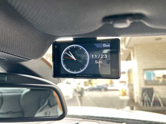 ＢＭＷ ６５０ｉ クーペ Mスポーツ 神奈川県 2011(平23)年 9.9万km アルピンホワイトⅢ サンルーフ/純正ナビ/（CD/DVD/AM/FM/USB/AUX/BT/フルセグTV)/バック・サイドカメラ/前ドライブレコーダー/ETC/パドルシフト/レーダークルーズコントロール/ブラインドスポットモニター/ヘッドアップディスプレイ/前後コーナーセンサー/電動パーキングスイッチ/革シート/D/N席メモリパワーシート/D/N席シートヒーター/ISOFIX/純正マット/純正２０インチアルミホイール/電動チルト/スペアキー×１/保証書/取扱説明書