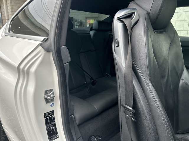 ＢＭＷ ６５０ｉ クーペ Mスポーツ 神奈川県 2011(平23)年 9.9万km アルピンホワイトⅢ サンルーフ/純正ナビ/（CD/DVD/AM/FM/USB/AUX/BT/フルセグTV)/バック・サイドカメラ/前ドライブレコーダー/ETC/パドルシフト/レーダークルーズコントロール/ブラインドスポットモニター/ヘッドアップディスプレイ/前後コーナーセンサー/電動パーキングスイッチ/革シート/D/N席メモリパワーシート/D/N席シートヒーター/ISOFIX/純正マット/純正２０インチアルミホイール/電動チルト/スペアキー×１/保証書/取扱説明書