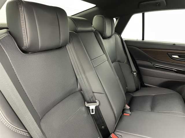 トヨタ クラウン Z 福島県 2024(令6)年 0.5万km プレシャスホワイトパール トヨタセーフティセンス/・プリクラッシュセーフティ/・発進遅れ告知機能/・ロードサインアシスト/・トヨタ チームメイト［アドバンスト パーク］/・レーンチェンジアシスト/・ドライバー異常時対応システム/・アダプティブハイビームシステム/・パーキングサポートブレーキ/・コーナーセンサー/純正ナビ/・フルセグ/TV/BT/USB/FM/AM/アラウンドビューモニター/レーダークルーズコントロール/LEDオートライト/シートヒーター/・エアーシート/・パワーシート/純正アルミホイール付きサマータイヤ/前後ドラレコ/ETC2.0/・ビルドインETC/パドルシフト/置くだけ充電/デジタルインナーミラー/プッシュスタート/・スマートキー/・スペアキー×1/新車保証書/取扱説明書