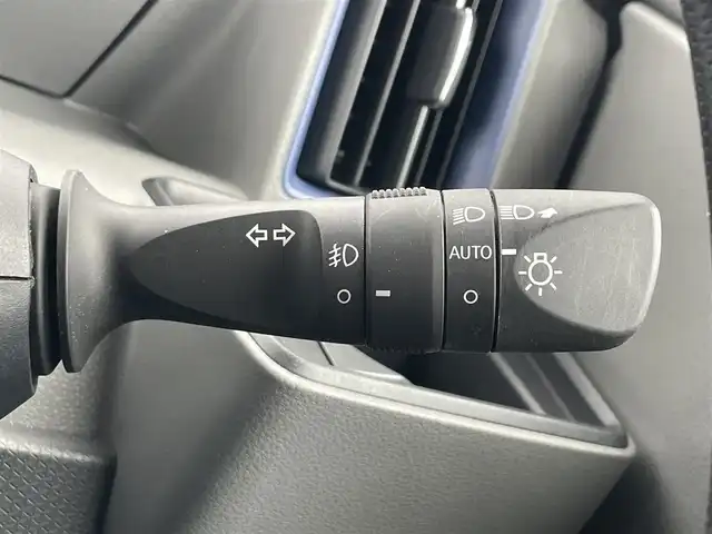 ダイハツ タント カスタム X 滋賀県 2019(令1)年 0.8万km ブライトシルバーメタリック 純正ナビ9型/・フルセグ/・Bluetooth/両側電動スライドドア/ハーフレザーシート/前方ドラレコ/オートリトラミラー/LEDオートヘッドライト/フォグ/ワンタッチウインカー/運転席ロングスライド/リアサイドカーテン/レーダー探知機/USB/TVキャンセラー