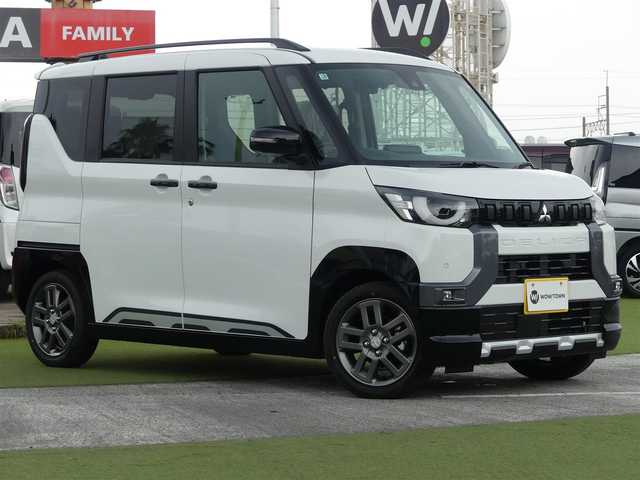 三菱 デリカミニ T プレミアム 千葉県 2025(令7)年 0.1千km アメジストブラック/シルキーホワイト T　PREMIUM　9型ディスプレイオーディオ（121/330）　サイドデカール（33440）/e-Assist/・衝突被害軽減ブレーキシステム（FCM）/・車線逸脱警報システム（LDW）/・誤発進抑制機能（前進＆後退時）（UMS）/・レーダークルーズコントロールシステム（ACC）/・オートマチックハイビーム[AHB]/マイパイロット/ハンズフリー両側パワースライドドア/ディスプレイオーディオ/【Apple CarPlay　Android Auto対応】/【Bluetooth接続】/マルチアラウンドモニター/デジタルインナーミラー/ハーフレザーシート/前席シートヒーター/革巻きステアリング/ステアリングヒーター/ステアリングスイッチ/LEDヘッドライト/フォグライト/ウインカーミラー/コーナーセンサー/純正15インチアルミホイル/サイド/カーテンエアバッグ/キーレスオペレーションシステム