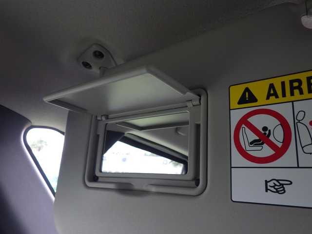 三菱 デリカミニ T プレミアム 千葉県 2025(令7)年 0.1千km アメジストブラック/シルキーホワイト T　PREMIUM　9型ディスプレイオーディオ（121/330）　サイドデカール（33440）/e-Assist/・衝突被害軽減ブレーキシステム（FCM）/・車線逸脱警報システム（LDW）/・誤発進抑制機能（前進＆後退時）（UMS）/・レーダークルーズコントロールシステム（ACC）/・オートマチックハイビーム[AHB]/マイパイロット/ハンズフリー両側パワースライドドア/ディスプレイオーディオ/【Apple CarPlay　Android Auto対応】/【Bluetooth接続】/マルチアラウンドモニター/デジタルインナーミラー/ハーフレザーシート/前席シートヒーター/革巻きステアリング/ステアリングヒーター/ステアリングスイッチ/LEDヘッドライト/フォグライト/ウインカーミラー/コーナーセンサー/純正15インチアルミホイル/サイド/カーテンエアバッグ/キーレスオペレーションシステム