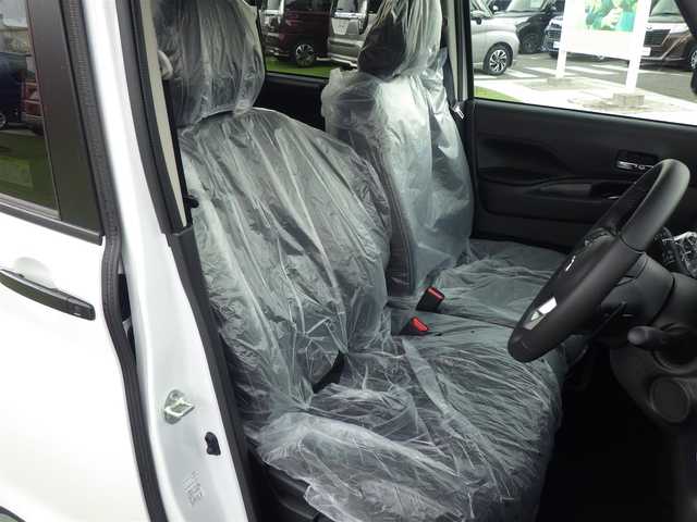 三菱 デリカミニ T プレミアム 千葉県 2025(令7)年 0.1千km アメジストブラック/シルキーホワイト T　PREMIUM　9型ディスプレイオーディオ（121/330）　サイドデカール（33440）/e-Assist/・衝突被害軽減ブレーキシステム（FCM）/・車線逸脱警報システム（LDW）/・誤発進抑制機能（前進＆後退時）（UMS）/・レーダークルーズコントロールシステム（ACC）/・オートマチックハイビーム[AHB]/マイパイロット/ハンズフリー両側パワースライドドア/ディスプレイオーディオ/【Apple CarPlay　Android Auto対応】/【Bluetooth接続】/マルチアラウンドモニター/デジタルインナーミラー/ハーフレザーシート/前席シートヒーター/革巻きステアリング/ステアリングヒーター/ステアリングスイッチ/LEDヘッドライト/フォグライト/ウインカーミラー/コーナーセンサー/純正15インチアルミホイル/サイド/カーテンエアバッグ/キーレスオペレーションシステム