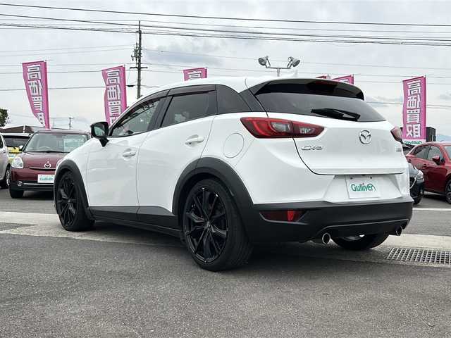 マツダ ＣＸ－３ XD ツーリング 香川県 2016(平28)年 5万km クリスタルホワイトパールマイカ 純正ナビ/・フルセグTV/・CD再生/・DVD再生/・Bluetooth接続/・バックカメラ/セーフティクルーズパッケージ／/・車線逸脱警報システム/・マツダレーダークルーズコントロール/・スマート・ブレーキ・サポート/・ハイ・ビーム・コントロールシステム/車高調/ブラインドスポットモニター/ヘッドアップディスプレイ/革巻きステアリング/社外１９インチアルミホイール/アイドリングストップ/プッシュスタート/LEDヘッドライト/ドアバイザー/ＥＴＣ/オートライト