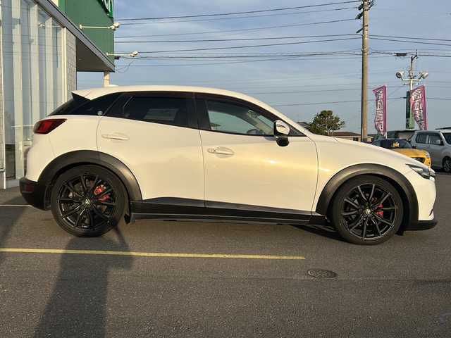 マツダ ＣＸ－３ XD ツーリング 香川県 2016(平28)年 5万km クリスタルホワイトパールマイカ 純正ナビ/・フルセグTV/・CD再生/・DVD再生/・Bluetooth接続/・バックカメラ/セーフティクルーズパッケージ／/・車線逸脱警報システム/・マツダレーダークルーズコントロール/・スマート・ブレーキ・サポート/・ハイ・ビーム・コントロールシステム/車高調/ブラインドスポットモニター/ヘッドアップディスプレイ/革巻きステアリング/社外１９インチアルミホイール/アイドリングストップ/プッシュスタート/LEDヘッドライト/ドアバイザー/ＥＴＣ/オートライト