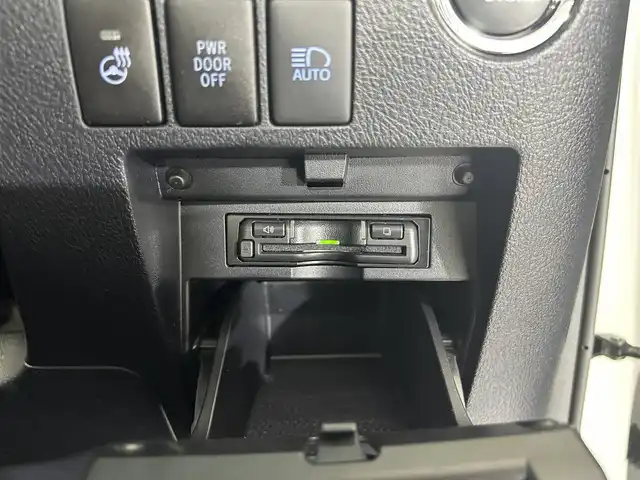 トヨタ アルファード S Cパッケージ 佐賀県 2020(令2)年 1.9万km ホワイトパールクリスタルシャイン アルパイン製11インチナビ/フルセグTV/CD/DVD/Bluetooth/アルパイン製12.8インチフリップダウンモニター/衝突被害軽減システム/バックカメラ/サイドカメラ/レーダークルーズコントロール/レーンアシスト/ロードサインアシスト/クリアランスソナー/オートマチックハイビーム/オートライト/前後ドライブレコーダー/3眼LEDヘッドライト/ETC2.0/両側パワースライドドア/パワーバックドア/合皮シート/運転席・助手席パワーシート/運転席メモリーシート/運転席・助手席シートヒーター/運転席・助手席エアシート/ステアリングヒーター/アルパイン製フロアマット/アルパイン製シートカバー/社外20インチアルミホイール/オートワイパー/スマートキー/スペアキー×１