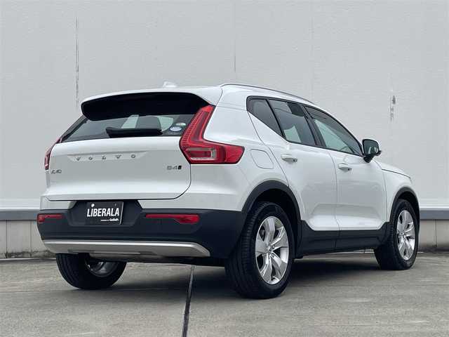 ボルボ ＸＣ４０ 東京都 2020(令2)年 3.9万km 白 純正HDDナビ/360°カメラ　/フルセグTV/ETC/AppleCarPlay/AndoroidAuto/デジタルメーター/PWシート/シートヒーター/LEDヘッドライト/オートハイビーム/ACC/BLIS/LKA/クロストラフィックアラート/純正18インチAW
