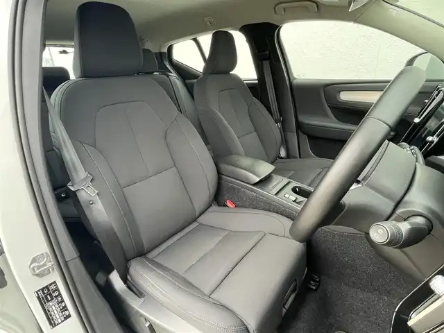 ボルボ ＸＣ４０ 東京都 2020(令2)年 3.9万km 白 純正HDDナビ/360°カメラ　/フルセグTV/ETC/AppleCarPlay/AndoroidAuto/デジタルメーター/PWシート/シートヒーター/LEDヘッドライト/オートハイビーム/ACC/BLIS/LKA/クロストラフィックアラート/純正18インチAW