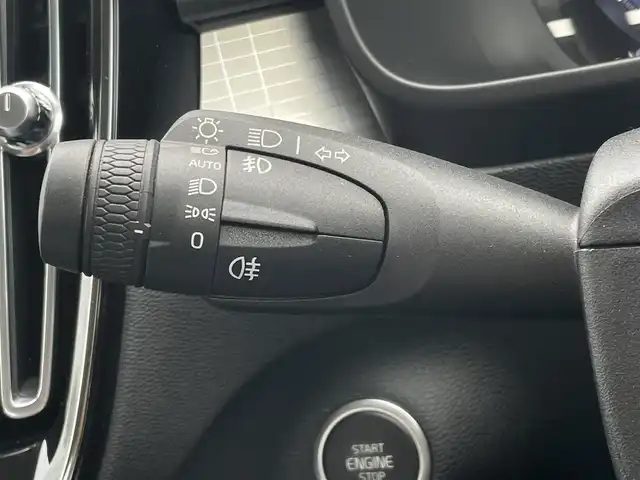 ボルボ ＸＣ４０ 東京都 2020(令2)年 3.9万km 白 純正HDDナビ/360°カメラ　/フルセグTV/ETC/AppleCarPlay/AndoroidAuto/デジタルメーター/PWシート/シートヒーター/LEDヘッドライト/オートハイビーム/ACC/BLIS/LKA/クロストラフィックアラート/純正18インチAW