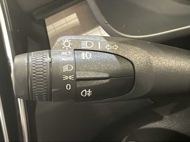 ボルボ ＸＣ４０ B4 モメンタム 新潟県 2021(令3)年 3.7万km グレー チルトアップ機構付き電動パノラマガラスサンルーフ/クライメートパッケージ/-シートヒーター/-ステアリングヒーター/インテリセーフ/-アダプティブクルーズコントロール/-レーンキープアシスト/-ブラインドスポットアシスト/-クロストラフィックアシスト/-コーナリングライト/-360°カメラ/純正HDDナビ/ETC/ドライブレコーダー/パワーバックドア/メモリ付きパワーシート/純正18インチアルミホイール/LEDヘッドライト/オートブレーキホールド/スマートキー