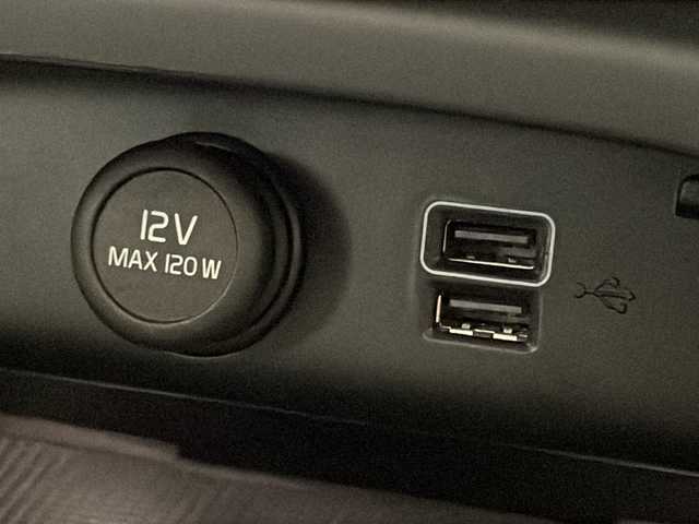 ボルボ ＸＣ４０ B4 モメンタム 新潟県 2021(令3)年 3.7万km グレー チルトアップ機構付き電動パノラマガラスサンルーフ/クライメートパッケージ/-シートヒーター/-ステアリングヒーター/インテリセーフ/-アダプティブクルーズコントロール/-レーンキープアシスト/-ブラインドスポットアシスト/-クロストラフィックアシスト/-コーナリングライト/-360°カメラ/純正HDDナビ/ETC/ドライブレコーダー/パワーバックドア/メモリ付きパワーシート/純正18インチアルミホイール/LEDヘッドライト/オートブレーキホールド/スマートキー