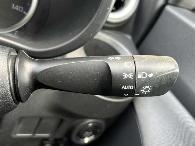 ダイハツ キャスト アクティバ X SAⅢ 静岡県 2018(平30)年 6.7万km ファイアークォーツレッドM 純正ナビ/・CD/DVD/・FM/AM/・Bluetooth/・フルセグTV/主要装備/・バックカメラ/・ＥＴＣ/・オートハイビーム/・アイドリングストップ/・ステアリングスイッチ/・スマートキー/・横滑り防止装置/・スマートアシストIII/・純正フロアマット/・オートエアコン/・ハロゲンヘッドライト/・純正ホイールキャップ