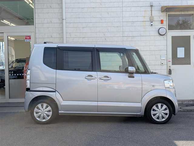 ホンダ Ｎ ＢＯＸ G 埼玉県 2017(平29)年 4.4万km ルナシルバーM ワンセグTV/Bluetoothオーディオ/CD/DVD再生/スマートキー×2/ドアバイザー/ETC