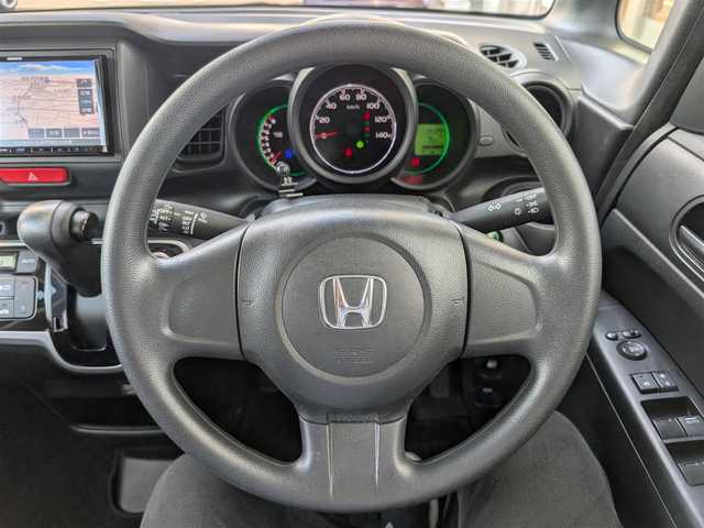 ホンダ Ｎ ＢＯＸ G 埼玉県 2017(平29)年 4.4万km ルナシルバーM ワンセグTV/Bluetoothオーディオ/CD/DVD再生/スマートキー×2/ドアバイザー/ETC
