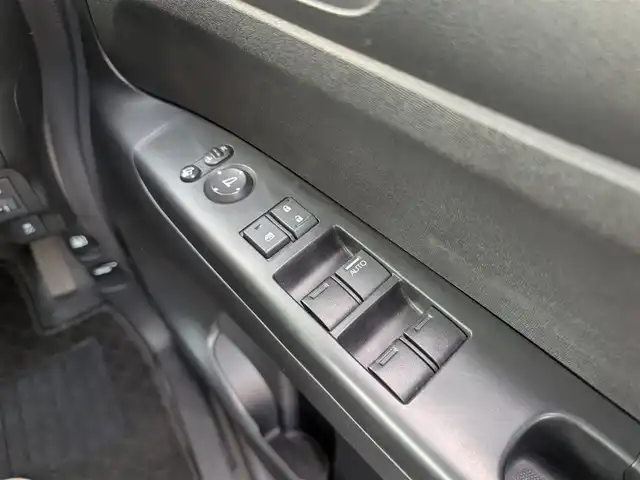 ホンダ Ｎ ＢＯＸ G 埼玉県 2017(平29)年 4.4万km ルナシルバーM ワンセグTV/Bluetoothオーディオ/CD/DVD再生/スマートキー×2/ドアバイザー/ETC