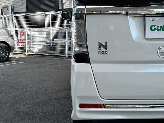 ホンダ Ｎ ＢＯＸ 2トーン カスタム ターボSSパッケージ 京都府 2017(平29)年 7.5万km プレミアムホワイトパールⅡ ケンウッドナビ/　(MDV-D304)　/ワンセグＴＶ　/CTBA/禁煙車　/両側電動スライドドア/バックカメラ　/ターボ　/クルーズコントロール/パドルシフト　/スマートキー　/ハーフレザー　/前席シートヒーター　/純正ＡＷ１５インチ　/ウィンカーミラー　/電格ミラー/純正ビルトインETC/パワーステアリング/パワーウィンドウ/AAC/CD再生機能/USB/AUX/リアスポイラー/横滑り防止/オートライト/フォグランプ/Wサイドエアバッグ/カーテンエアバッグ