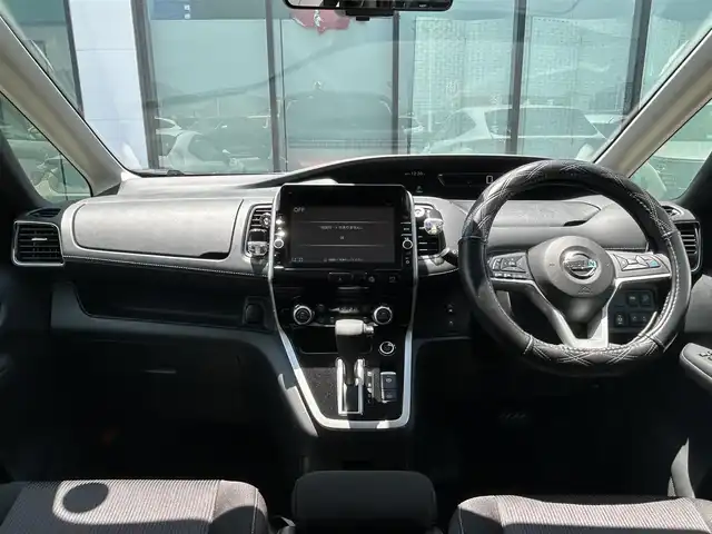 日産 セレナ ハイウェイスター Vセレクション 香川県 2017(平29)年 2.9万km マルーンレッド 2トーン フリップダウンモニター/アラウンドビューモニター/エマージェンシーブレーキ/インテリジェントルームミラー/LEDヘッドライト/プロパイロット/フルセグTV/両側パワースライドドア/オートブレーキホールド/コーナーセンサー/ステアリングスイッチ/アイドリングストップ/バイザー/純正フロアマット/プッシュスタート/横滑り防止装置/ドライブレコダー/ETC/スマートキー