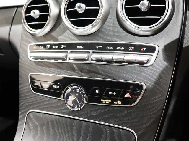 メルセデス・ベンツ Ｃ２２０ｄ アバンギャルド　AMGライン 静岡県 2019(令1)年 4.9万km ポーラホワイト 黒革/純正ナビ/フルセグTV/ACC/BSM/LKA/インテリジェントライトシステム/パドルシフト/アンビエントライト/キーレスゴー/純正ドアバイザー