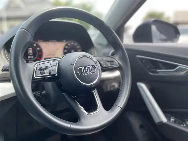 アウディ Ｑ２ 30TFSIスポーツ 栃木県 2019(令1)年 3.7万km ミトスブラックメタリック アドバンストキー /ナビ/フルセグTV/バックカメラ/AppleCarPlay/ACC/Audiレーンアシスト/Audiサイドアシスト /Audiプレセンス/パーキングエイド /バーチャルコックピット/パワーバックドア/リアシーケンシャルターンインジケーター/シートヒーター /ドライブレコーダーF/R/LEDヘッドライト/オートライト