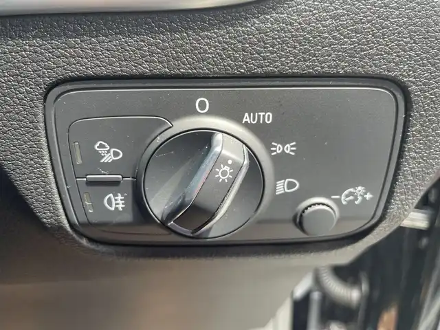アウディ Ｑ２ 30TFSIスポーツ 栃木県 2019(令1)年 3.7万km ミトスブラックメタリック アドバンストキー /ナビ/フルセグTV/バックカメラ/AppleCarPlay/ACC/Audiレーンアシスト/Audiサイドアシスト /Audiプレセンス/パーキングエイド /バーチャルコックピット/パワーバックドア/リアシーケンシャルターンインジケーター/シートヒーター /ドライブレコーダーF/R/LEDヘッドライト/オートライト