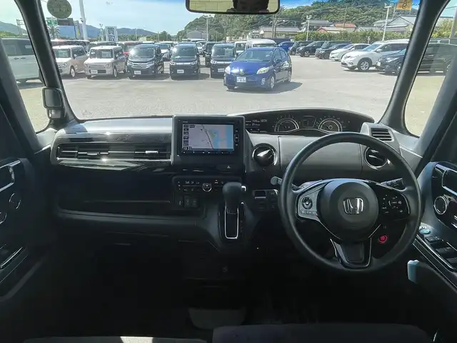 ホンダ Ｎ ＢＯＸ カスタム L 宮崎県 2023(令5)年 4万km メテオロイドグレーメタリック 純正SDナビ/（CD/DVD/AM/FM/BT/USB)/フルセグTV/バックカメラ/ステアリングスイッチ/レーダークルーズコントロール/左側パワースライドドア/車線逸脱警報機能/衝突防止機能/横滑り防止機能/クリアランスソナー/アイドリングストップ/D席/N席シートヒーターHDDナビ