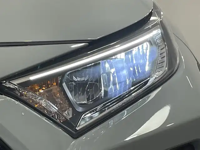 トヨタ ＲＡＶ４ アドベンチャー 愛知県 2021(令3)年 5.2万km アーバンカーキ 純正９インチディスプレイオーディオ　/（AM/FM/Bluetooth/USB/Miracast/スマホ連携/フルセグTV）/電動バックドア　/モデリスタサイドステップ　/ルーフレール　/トヨタセーフティセンス/　　-プリクラッシュセーフティ/　　-レーントレーニングアシスト/　　-レーダークルーズコントロール/　　-オートマチックハイビーム/　　-ロードサインアシスト/バックカメラ　　/ＬＥＤヘッドライト　/フォグランプ/ブラインドスポットモニター/クリアランスソナー/ダウンヒルアシストコントロール/電動パーキングブレーキ/D席パワーシート/純正フロアマット/純正19インチAW/プッシュスタート/　　-スマートキー