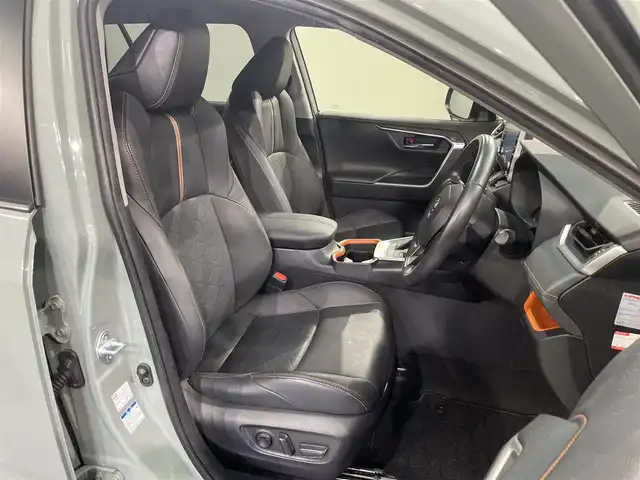 トヨタ ＲＡＶ４ アドベンチャー 愛知県 2021(令3)年 5.2万km アーバンカーキ 純正９インチディスプレイオーディオ　/（AM/FM/Bluetooth/USB/Miracast/スマホ連携/フルセグTV）/電動バックドア　/モデリスタサイドステップ　/ルーフレール　/トヨタセーフティセンス/　　-プリクラッシュセーフティ/　　-レーントレーニングアシスト/　　-レーダークルーズコントロール/　　-オートマチックハイビーム/　　-ロードサインアシスト/バックカメラ　　/ＬＥＤヘッドライト　/フォグランプ/ブラインドスポットモニター/クリアランスソナー/ダウンヒルアシストコントロール/電動パーキングブレーキ/D席パワーシート/純正フロアマット/純正19インチAW/プッシュスタート/　　-スマートキー