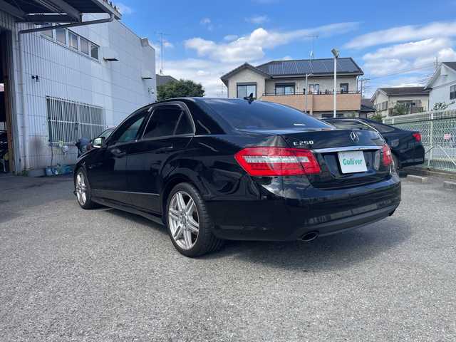 メルセデス・ベンツ Ｅ２５０ CGIBエフィAVG125！ED 神奈川県 2011(平23)年 17.8万km 黒 サンルーフ/プッシュスタート/ETC/HDDナビ/バックカメラ/レザーシート/パワーシート/パドルシフト/オートライト/電動格納ミラー/フロアマット