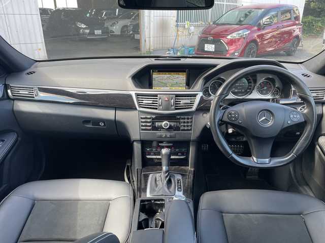 メルセデス・ベンツ Ｅ２５０ CGIBエフィAVG125！ED 神奈川県 2011(平23)年 17.8万km 黒 サンルーフ/プッシュスタート/ETC/HDDナビ/バックカメラ/レザーシート/パワーシート/パドルシフト/オートライト/電動格納ミラー/フロアマット