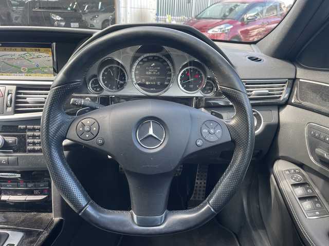 メルセデス・ベンツ Ｅ２５０ CGIBエフィAVG125！ED 神奈川県 2011(平23)年 17.8万km 黒 サンルーフ/プッシュスタート/ETC/HDDナビ/バックカメラ/レザーシート/パワーシート/パドルシフト/オートライト/電動格納ミラー/フロアマット
