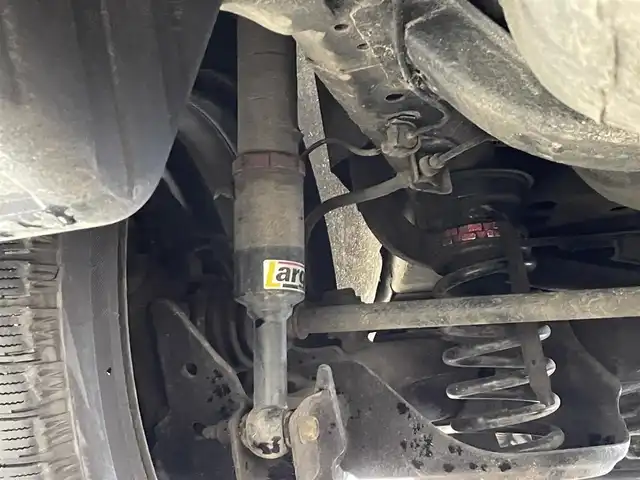 ホンダ シャトル ハイブリッド X スタイルED 岩手県 2016(平28)年 7.1万km クリスタルブラックパール ４WD/ラルグス製車高調/あんしんパッケージ/クルーズコントロール/シティブレーキサポート/横滑り防止装置/パドルシフト/純正ナビ/フルセグTV/バックカメラ/ETC/ステアリングスイッチ/LEDヘッドライト/LEDフォグライト/チップアップリヤシート/熱線入りフロントウインドウ/本革巻きステアリング/15インチスチールホイール/純正ホイールキャップ