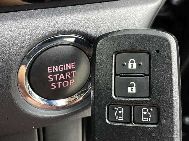 トヨタ ヴォクシー ZS 煌Ⅱ 新潟県 2019(平31)年 5.2万km ブラック ワンオーナー/カロッツェリアメモリナビ/　フルセグTV/Bluetooth/USB/HDMI/衝突被害軽減ブレーキ/レーンキープアシスト/クルーズコントロール/両側パワースライドドア/フリップダウンモニター/バックカメラ/ビルトインETC/コーナーセンサー/アイドリングストップ/レザー調シートカバー/LEDヘッドライト/オートマチックハイビーム/オートライト/ドアバイザー/保証書/取扱説明書/スマートキー