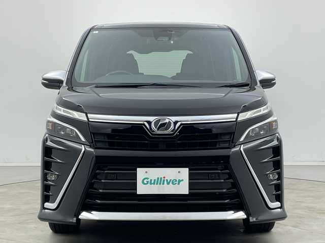 トヨタ ヴォクシー ZS 煌Ⅱ 新潟県 2019(平31)年 5.2万km ブラック ワンオーナー/カロッツェリアメモリナビ/　フルセグTV/Bluetooth/USB/HDMI/衝突被害軽減ブレーキ/レーンキープアシスト/クルーズコントロール/両側パワースライドドア/フリップダウンモニター/バックカメラ/ビルトインETC/コーナーセンサー/アイドリングストップ/レザー調シートカバー/LEDヘッドライト/オートマチックハイビーム/オートライト/ドアバイザー/保証書/取扱説明書/スマートキー