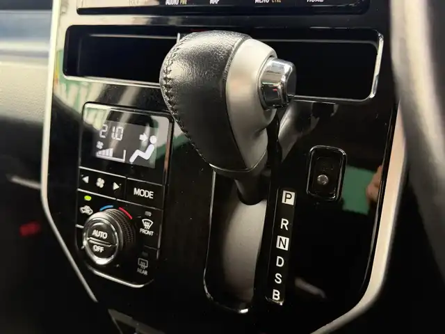 トヨタ ルーミー カスタムG S 千葉県 2018(平30)年 3.8万km プラムブラウンパールクリスタルシャイン 純正9インチナビ（AM/FM/CD/DVD/Bluetooth）/フルセグTV/バックカメラ/ETC2.0/両側パワースライドドア/クルーズコントロール/ドライブレコーダー/衝突被害軽減システム/横滑り防止装置/フォグランプ/ロールサンシェード/純正アルミホイール/純正フロアマット