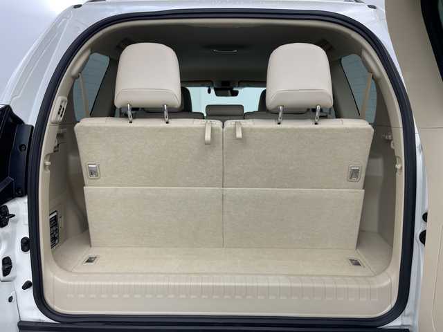 トヨタ ランドクルーザー プラド TX Lパッケージ 道央・札幌 2021(令3)年 3万km ホワイトパールクリスタルシャイン ・4WD/・寒冷地仕様/・社外ナビ/　CD/DVD/BT/USB/・フルセグTV/・バックカメラ/・後席モニター/・アダプティブクルーズコントロール/・TRD前後エアロ/・リアスポイラー/・サイドステップ/・前席パワーシート/・前席シートヒーター/・前席ベンチレーション/・電動格納サードシート/・純正エンジンスターター/・純正前後ドライブレコーダー/・レーンディパーチャーアシスト/・衝突軽減ブレーキ/・オートマチックハイビーム/・オートライト/・LEDヘッドライト/・フォグランプ/・リアフォグランプ/・ワイパーデアイサー/・19インチ純正アルミホイール/・ルーフレール/・ビルトインETC/・スペアキー/・保証書