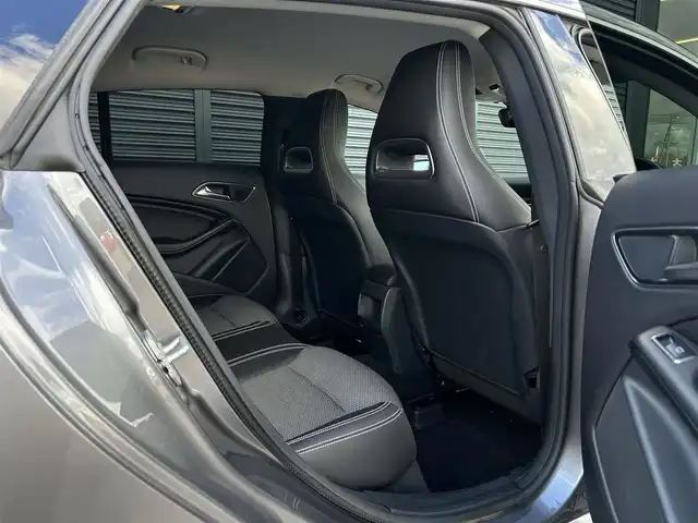 メルセデス・ベンツ ＣＬＡ１８０ Sブレイク AMG スタイル 茨城県 2017(平29)年 2.6万km マウンテングレー 後期型 /RSP /ACC /半革 /シートヒーター /ナビ /TV /Bカメラ /LEDヘッドライト /パワーテールゲート /レーンキープアシスト /ブラインドスポットアシスト /キーレスゴー /純正18インチアルミホイール /ETC /DVD /CD /パドルシフト /禁煙車