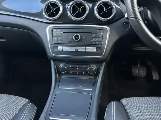 メルセデス・ベンツ ＣＬＡ１８０ Sブレイク AMG スタイル 茨城県 2017(平29)年 2.6万km マウンテングレー 後期型 /RSP /ACC /半革 /シートヒーター /ナビ /TV /Bカメラ /LEDヘッドライト /パワーテールゲート /レーンキープアシスト /ブラインドスポットアシスト /キーレスゴー /純正18インチアルミホイール /ETC /DVD /CD /パドルシフト /禁煙車