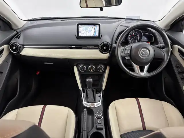 マツダ デミオ 13S Lパッケージ 福岡県 2014(平26)年 6万km ディープクリスタルブルーマイカ 純正ＳＤナビ　/ＥＴＣ　/前方ドライブレコーダー　/衝突被害軽減システム　/横滑り防止　/アイドリングストップ　/アクセル踏み間違い防止　/ＨＵＤ/レザーシート　/純正１５インチＡＷ　/純正フロアマット　/オートライト