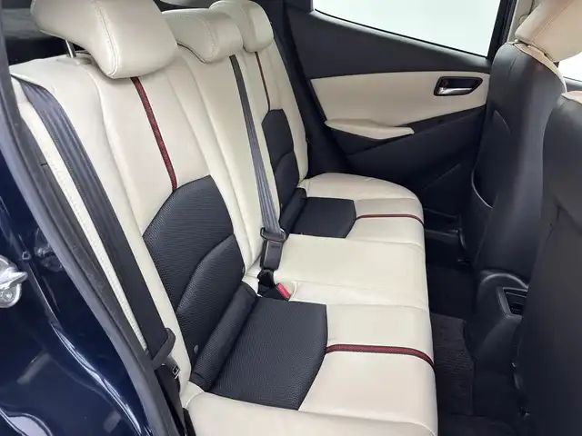 マツダ デミオ 13S Lパッケージ 福岡県 2014(平26)年 6万km ディープクリスタルブルーマイカ 純正ＳＤナビ　/ＥＴＣ　/前方ドライブレコーダー　/衝突被害軽減システム　/横滑り防止　/アイドリングストップ　/アクセル踏み間違い防止　/ＨＵＤ/レザーシート　/純正１５インチＡＷ　/純正フロアマット　/オートライト