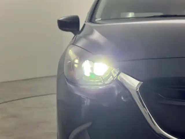 マツダ デミオ 13S Lパッケージ 福岡県 2014(平26)年 6万km ディープクリスタルブルーマイカ 純正ＳＤナビ　/ＥＴＣ　/前方ドライブレコーダー　/衝突被害軽減システム　/横滑り防止　/アイドリングストップ　/アクセル踏み間違い防止　/ＨＵＤ/レザーシート　/純正１５インチＡＷ　/純正フロアマット　/オートライト