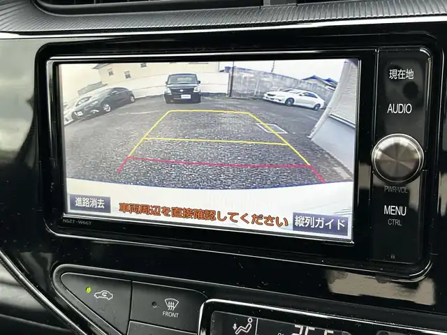 トヨタ アクア S スタイルブラック 大阪府 2018(平30)年 5.1万km ライムホワイトパールクリスタルシャイン 純正ナビ(NSZT-W66T)/CD/DVD/フルセグTV/SD/Bluetooth/バックカメラ/純正ビルトインETC/前後ドライブレコーダー(TZ-D215W)/セーフティセンス/・プリクラッシュセーフティ/・レーンディパーチャーアラート/・オートマチックハイビーム/・先行車発進告知機能/LEDヘッドライト/オートライト/電動格納ミラー/フロアマット/ドアバイザー/プッシュスタート/スマートキー/ブラックファブリックシート/シートリフター/アームレスト（運転席）/取扱説明書/保証書