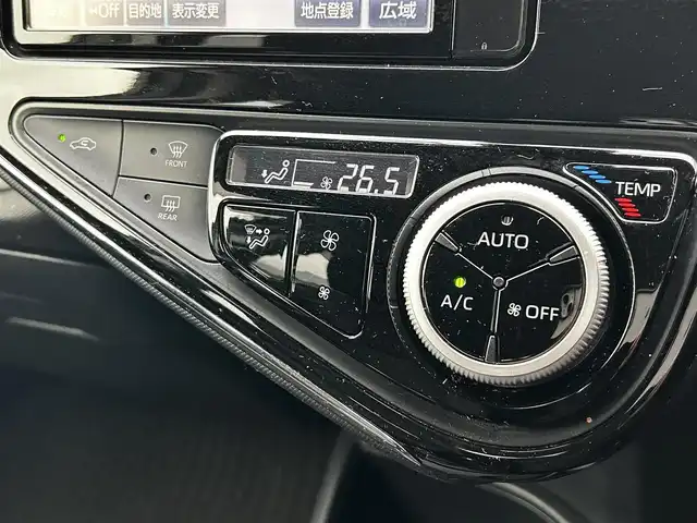 トヨタ アクア S スタイルブラック 大阪府 2018(平30)年 5.1万km ライムホワイトパールクリスタルシャイン 純正ナビ(NSZT-W66T)/CD/DVD/フルセグTV/SD/Bluetooth/バックカメラ/純正ビルトインETC/前後ドライブレコーダー(TZ-D215W)/セーフティセンス/・プリクラッシュセーフティ/・レーンディパーチャーアラート/・オートマチックハイビーム/・先行車発進告知機能/LEDヘッドライト/オートライト/電動格納ミラー/フロアマット/ドアバイザー/プッシュスタート/スマートキー/ブラックファブリックシート/シートリフター/アームレスト（運転席）/取扱説明書/保証書