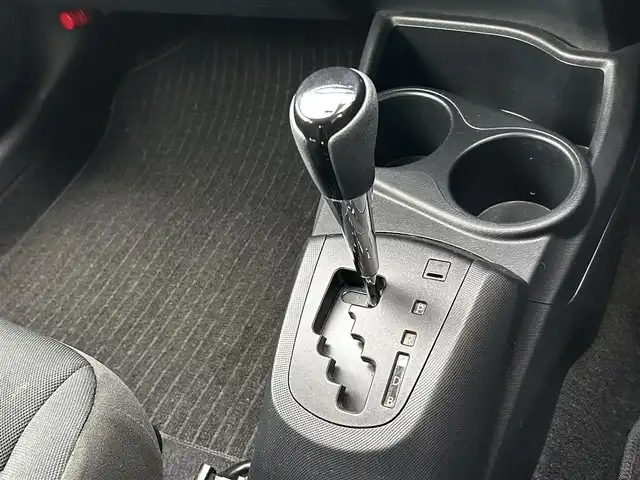 トヨタ アクア S スタイルブラック 大阪府 2018(平30)年 5.1万km ライムホワイトパールクリスタルシャイン 純正ナビ(NSZT-W66T)/CD/DVD/フルセグTV/SD/Bluetooth/バックカメラ/純正ビルトインETC/前後ドライブレコーダー(TZ-D215W)/セーフティセンス/・プリクラッシュセーフティ/・レーンディパーチャーアラート/・オートマチックハイビーム/・先行車発進告知機能/LEDヘッドライト/オートライト/電動格納ミラー/フロアマット/ドアバイザー/プッシュスタート/スマートキー/ブラックファブリックシート/シートリフター/アームレスト（運転席）/取扱説明書/保証書