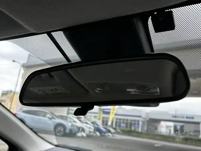 トヨタ アクア S スタイルブラック 大阪府 2018(平30)年 5.1万km ライムホワイトパールクリスタルシャイン 純正ナビ(NSZT-W66T)/CD/DVD/フルセグTV/SD/Bluetooth/バックカメラ/純正ビルトインETC/前後ドライブレコーダー(TZ-D215W)/セーフティセンス/・プリクラッシュセーフティ/・レーンディパーチャーアラート/・オートマチックハイビーム/・先行車発進告知機能/LEDヘッドライト/オートライト/電動格納ミラー/フロアマット/ドアバイザー/プッシュスタート/スマートキー/ブラックファブリックシート/シートリフター/アームレスト（運転席）/取扱説明書/保証書